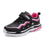 girls running black